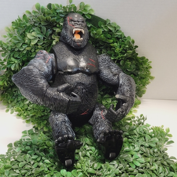 2005 Universal Studios 14" King Kong - Picture 3 of 17